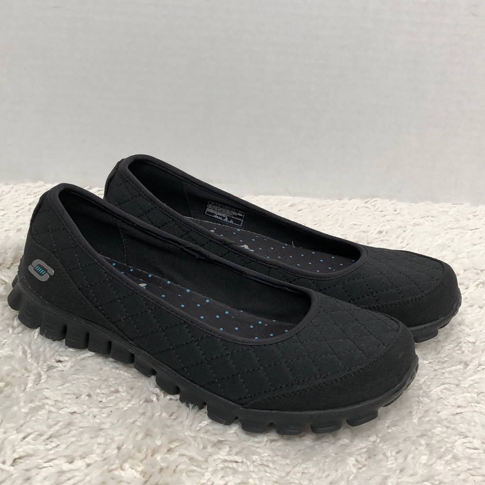 22669 Skechers black slip on sneaker memory foam